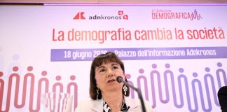 Roccella: “Alla disattenzione verso la famiglia rimediamo con sostegni su 3 pilastri”