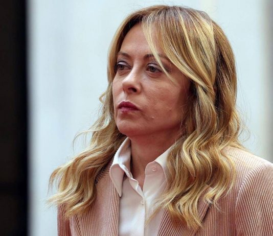 Meloni: “Italia non è Repubblica banane, regole si rispettano”