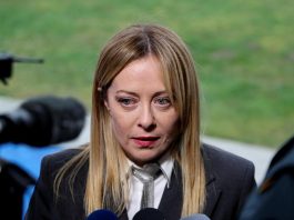 Haters contro Roccella, Meloni: “Commenti ignobili e disumani fanno rabbrividire”