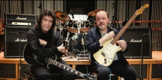 Le chitarre di Hackett e Rothery insieme in un disco. E il tocco magico è di un italiano
