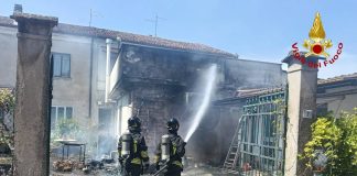 Incendio al bar di Ospitaletto, fiamme fermate all’esterno dell’edificio