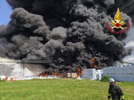 Incendio Versalis, Uil FP: “Emergenza organici a Mantova: mancano trenta Vigili del Fuoco”
