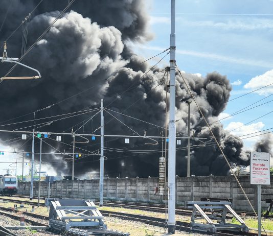 Feste, piscine e spazi all’aperto: i luoghi temporaneamente chiusi a seguito dell’incendio