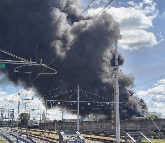 Incendio alla Versalis, Europa Verde: “Serve ripensare il modello di sviluppo del territorio”