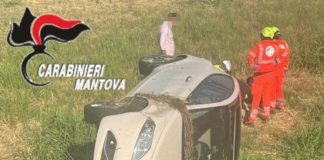 S.Benedetto, sterza bruscamente per evitare l’incidente: auto ribaltata nei campi, 34enne all’ospedale