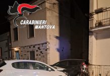 Viadana, al volante a tutta velocità centra auto in sosta: finisce in ospedale