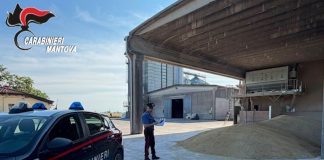 Castellucchio, cade da una scaletta mentre pulisce una finestra: lavoratrice in ospedale