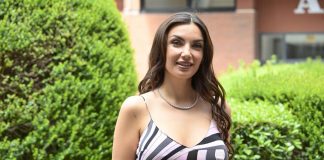 Elettra Lamborghini, lo sfogo dopo gli insulti al fisico: “Siete ossessionati, curatevi”