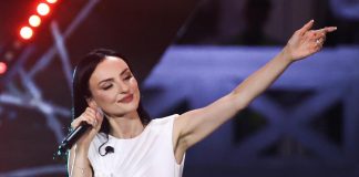 Arisa, le foto in lingerie diventano un caso: le accuse di ozempic e i commenti di bodyshaming
