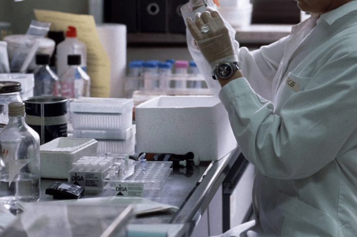 istituto_mario_negri_ricerca_e_analisi_in_laboratorio