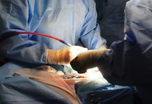 Operata al femore a 104 anni, già in piedi il giorno successivo all’intervento