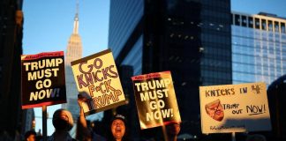 Trump fischiato al Madison Square Garden, i Knicks perdono la gara 3