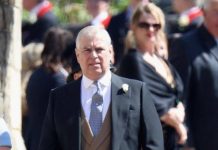 Gran Bretagna, nuove accuse per l’ex principe Andrea: subaffittava i cottage di Royal Lodge