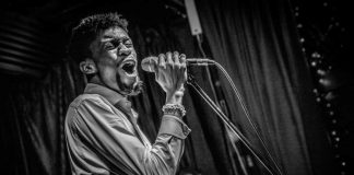 Castiglione, LeBron Johnson porta il suo blues nel cortile di Palazzo Pastore