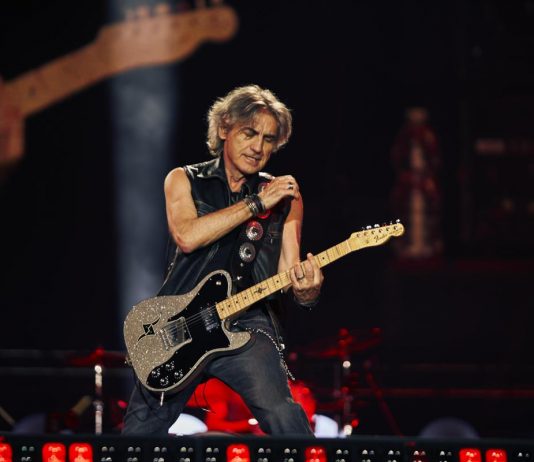 Ligabue riporta a San Siro i sogni di rock’n’roll: festa grande con la ‘Notte di Certe Notti’