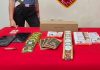 Rubavano cioccolata e sigarette elettroniche, beccati dai carabinieri: 5 denunciati