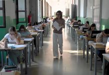 Maturità 2026, al via l’esame con la prova di italiano per 527mila studenti