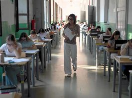 Maturità 2026, al via l’esame con la prova di italiano per 527mila studenti