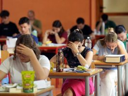 Notte prima degli esami per 2.700 maturandi mantovani: domani la prova di italiano