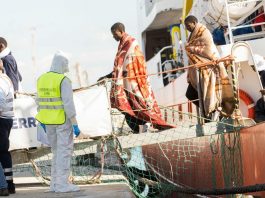 Migranti, via libera del Parlamento Ue a direttiva sui rimpatri. Meloni: “Promessa mantenuta”