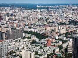 Ucraina-Russia, Mosca sotto attacco droni costretta a chiudere tutti gli aeroporti