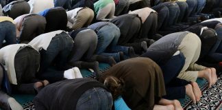 Danimarca vuole bandire la convocazione alla preghiera dei musulmani: “Sembra Islamabad”