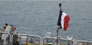 Francia intercetta petroliera russa al largo dell’Atlantico. Cremlino: “Atto di pirateria”