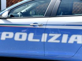 Speronano l’auto e tentano la rapina, le vittime sono poliziotti: due arresti a Napoli