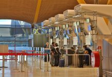 Boom di overbooking voli nel 2026: come ottenere rimborso e risarcimento