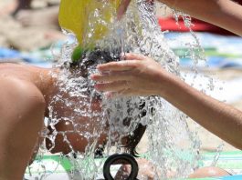 Estate e sonno dei bambini, gli esperti sfatano i miti: cosa c’è da sapere