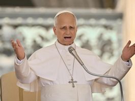 Papa Leone: “Mi hanno trovato un nodulo circoscritto al polmone, mi opero”