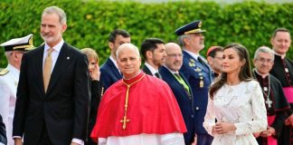 Papa arrivato a Madrid: “Preoccupato per l’Ucraina, va promosso il negoziato”