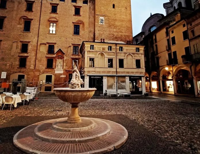 piazza broletto