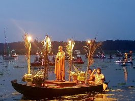 Borgo Angeli, le barche illuminate rinnovano la magia della processione di San Pietro