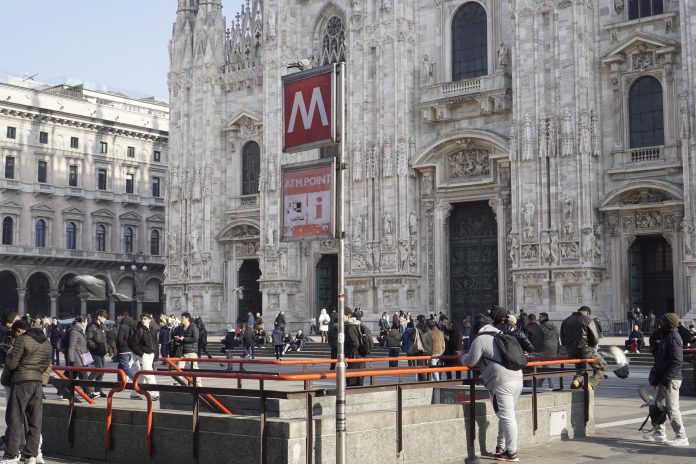 qua milano copertina mantovauno_20lug26