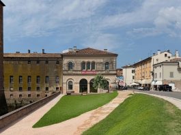Riqualificazione a fianco del Castello: nasce la piazza ispirata all’antico teatro gonzaghesco