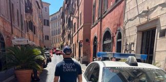 Roma, esplosione in casa in centro storico: un ferito