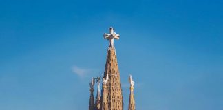 Barcellona, 24 tonnellate di adesivo Loctite per completare le torri della Sagrada Familia