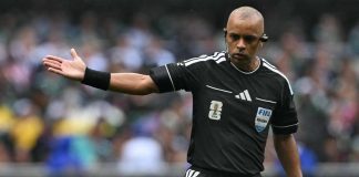 Mondiali, arbitro disastroso… in inglese: l’annuncio diventa un meme