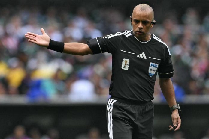 sampaio_arbitro_afp
