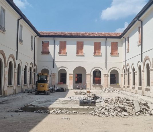 Poggio Rusco, avanzano i lavori alle vecchie scuole elementari: conclusa la fase strutturale
