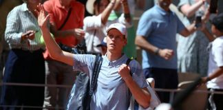 Sinner, McEnroe: “Superman è stato colpito da kryptonite, ma vincerà Wimbledon”