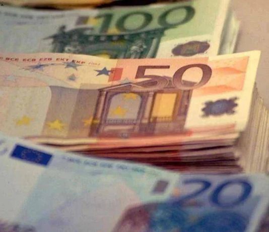 Effetto ‘soldi trovati’ sulla quattordicesima il motivo psicologico che ci porta a bruciarla subito