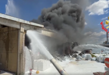 Incendio allo stabilimento chimico Versalis: in campo robot, elicottero e nuclei speciali