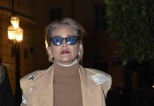 Sharone Stone, la diagnosi e la rottura col marito: “Non voleva l’operazione al seno”