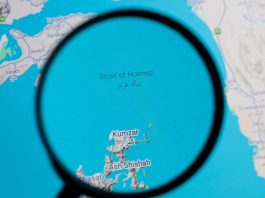 Iran: “Hormuz è chiuso, violato accordo sul Libano”. Vance: “Nessuna prova del blocco”