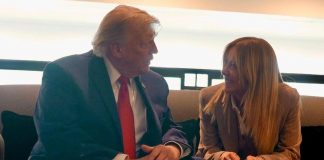 G7, Trump: “Meloni mi ha pregato di fare una foto, mi ha fatto pena”. La premier: “Io e l’Italia non imploriamo mai”