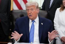 Stati Uniti lanciano nuovi attacchi contro Iran. Media: “Missili e droni su navi americane vicino a Hormuz”