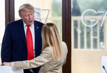 Gli attacchi di Trump aiutano Meloni, il sondaggio: aumenta la fiducia nella premier