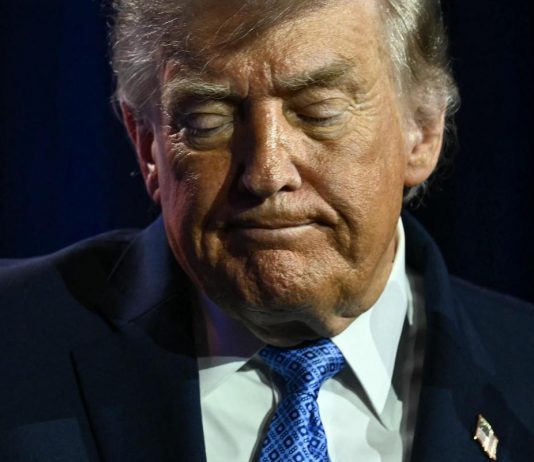 Iran, attacchi Usa a Hormuz: risposta di Trump ai droni di Teheran